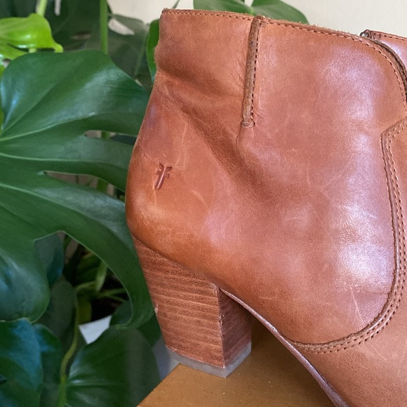 Frye Womens Leather boots sz 8 - Picture 2 of 7